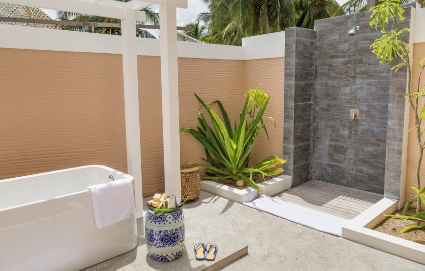 BEACH VILLA WITH POOL