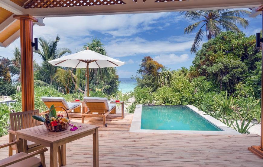 BEACH VILLA WITH POOL