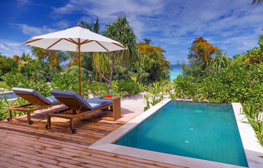 BEACH VILLA WITH POOL