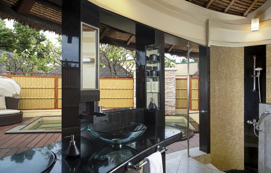 Grand Beachfront Pool Villa