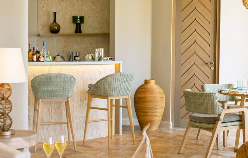 BEACH RESIDENCE WITH PRIVATE POOL