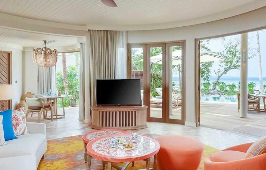 BEACH RESIDENCE WITH PRIVATE POOL