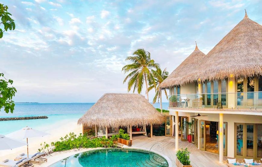 THE NAUTILUS MANSION WITH PRIVATE POOL